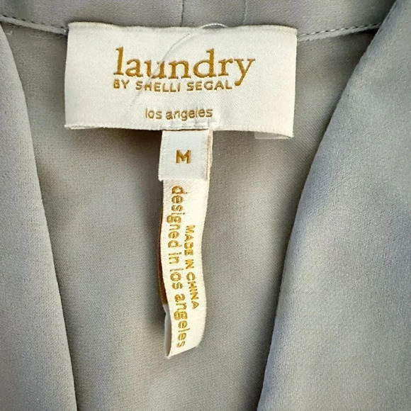 Landry by Shelli Segal | Split Neck 3/4 Sleeve Blouse (M) 🩶 - Picture 5 of 6